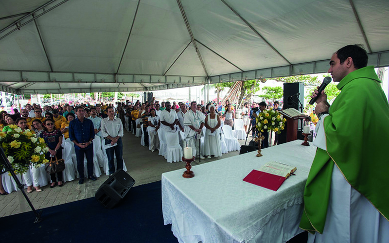 Missa campal e regata no Sesc Povos do Mar