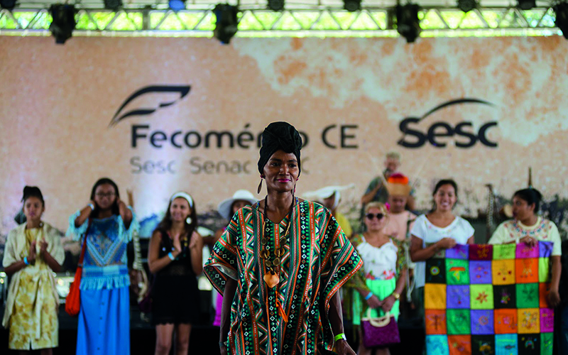 Grupos étnicos apresentam indumentárias tradicionais no Encontro Sesc Povos do Mar