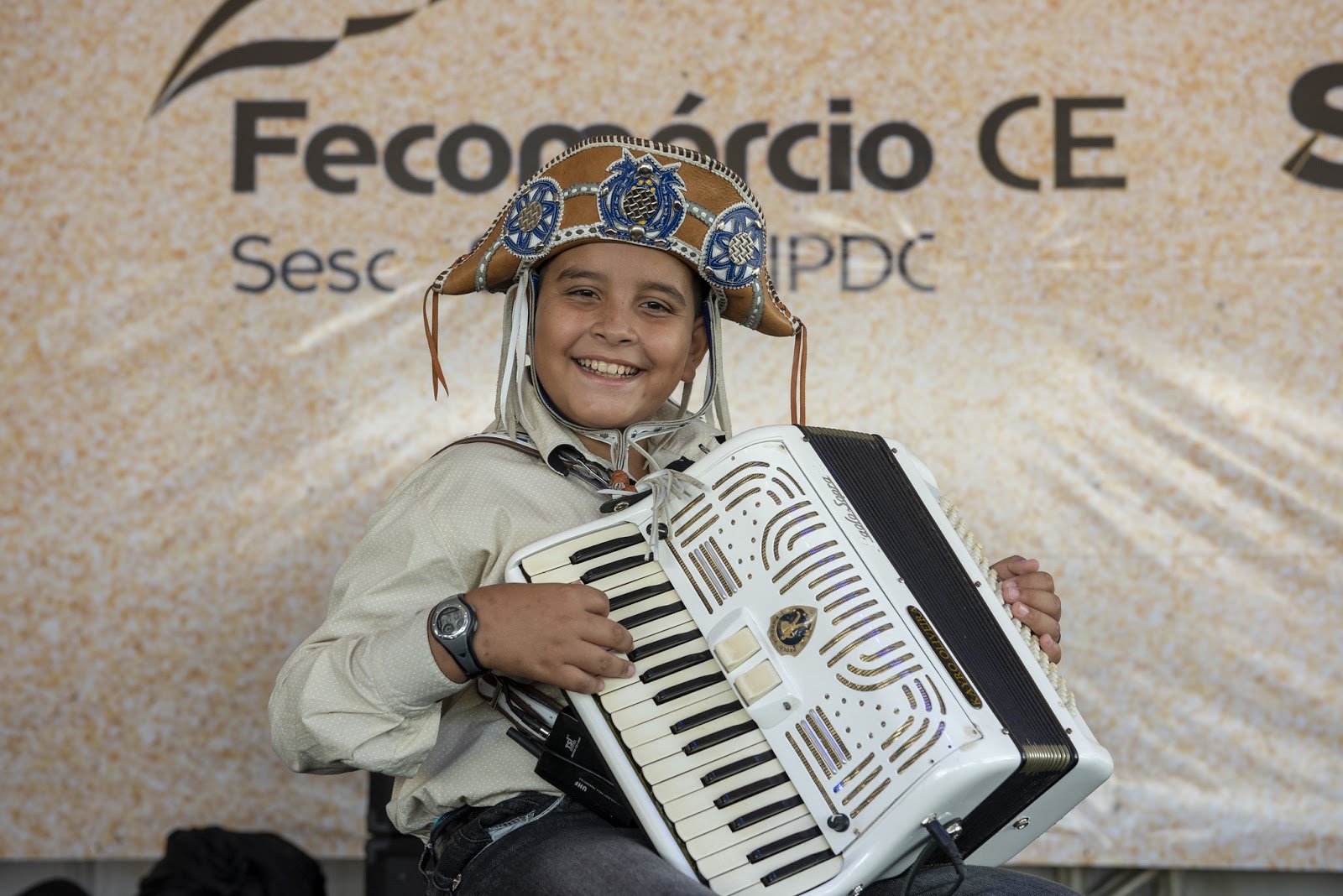 Pequeno índio sanfoneiro