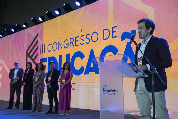 Congresso debate tecnologia e aprendizagem na Educação