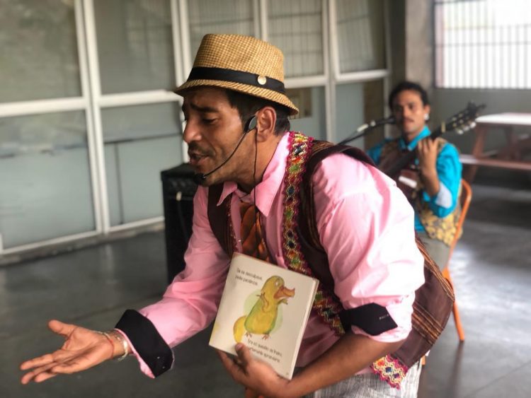 Sesc realiza programação de literatura gratuita em bibliotecas comunitárias de Fortaleza