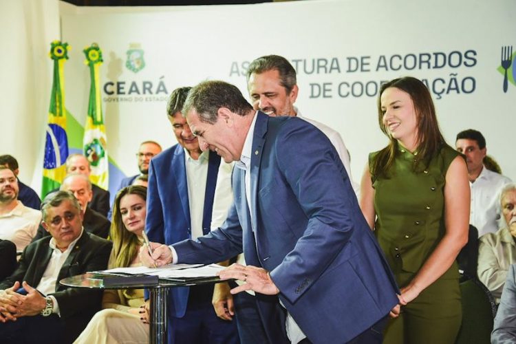 Pacto por um Ceará Sem Fome: Sesc participa de assinatura de Acordos de Cooperação