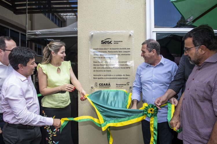 Luiz Gastão e Onélia Santana inauguram novo restaurante Sesc Joaquim Távora
