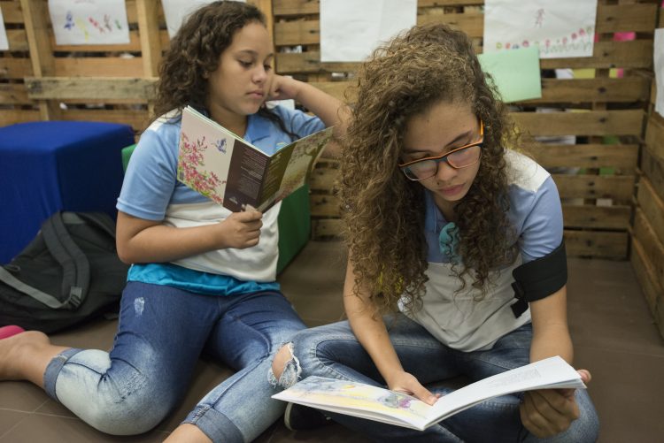 Bibliotecas Sesc exaltam a poesia com programação especial e gratuita no mês de março