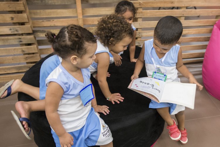 Mês do Livro Infantil oferece momentos lúdicos e educativos por meio da leitura