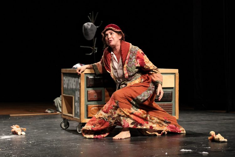 Palco Giratório. Sesc oferece programação teatral gratuita em junho e julho